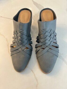 Universal Thread Gray Mule Shoes